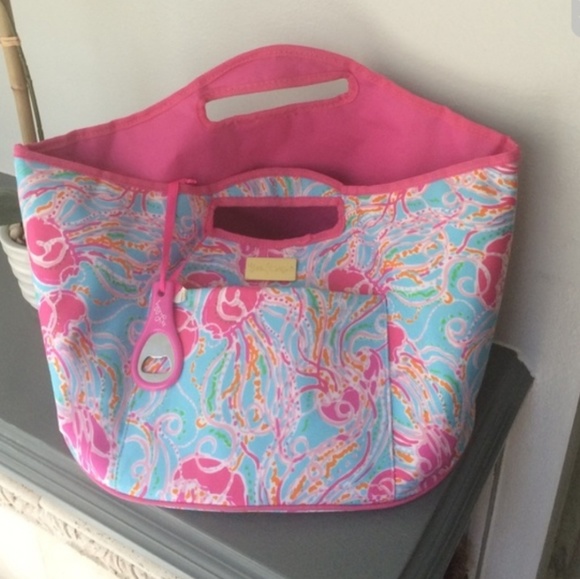 Lilly Pulitzer Handbags - Lilly Pulitzer Jellies Be Jammin Insulated Tote